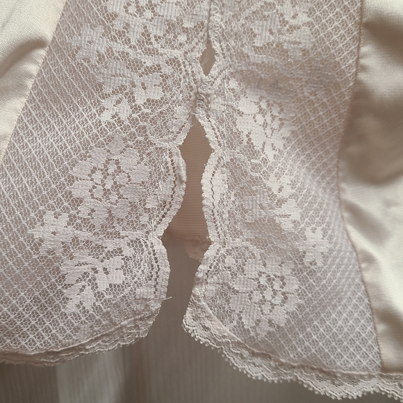 Vintage 80s Warners Allure Lace Slip Top - Picture 2 of 4